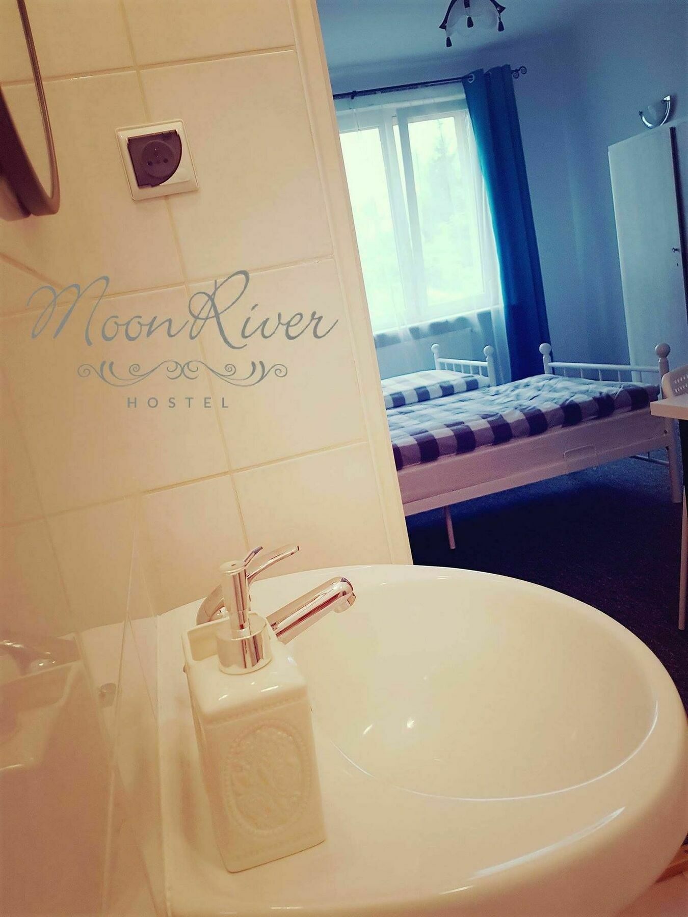 Moonriver Inn Varsovie Extérieur photo